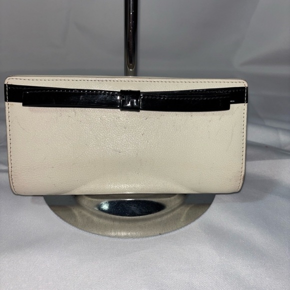 Kate Spade New York Cream and Black Women's Bow Embellished Wallet - Picture 1 of 10